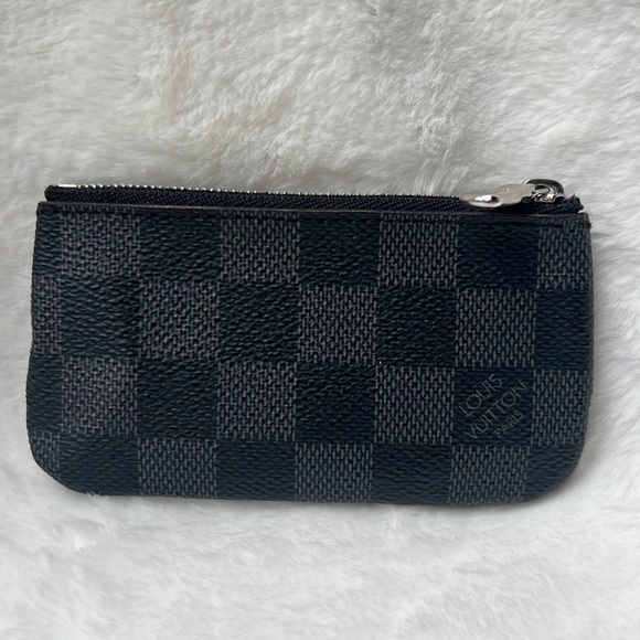 Authentic Louis Vuitton cle - Picture 2 of 10